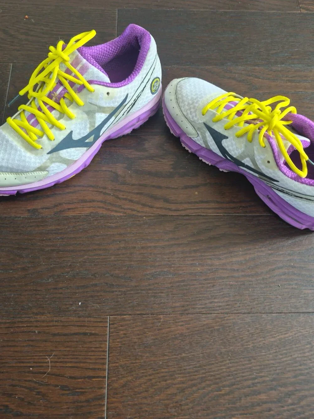Mizuno Wave Rider 17 Running Shoes Women’s 10.5 White Purple Yellow